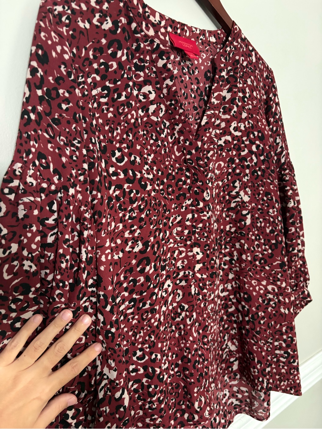 Jennifer Lopez Leopard Print Blouse Burgundy Balloon Sleeve Hi Low Large — image 6 of 8